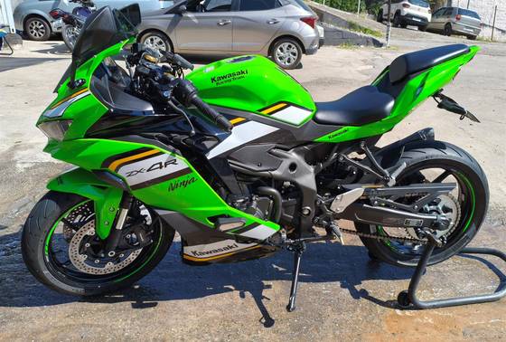 KAWASAKI NINJA ZX-4R 